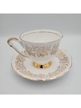 Queen Anne Fine Bone China Gold Leaf Tea Cup #343 Vintage